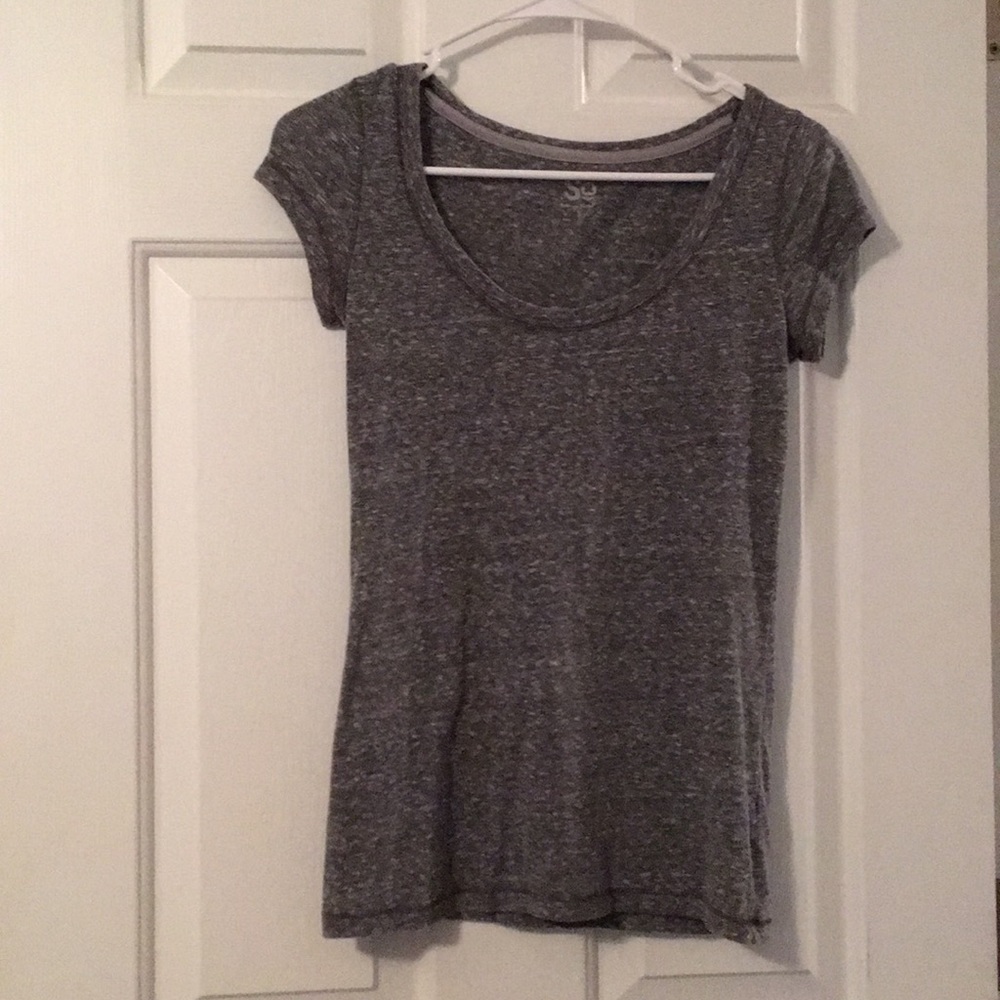 Grey tee